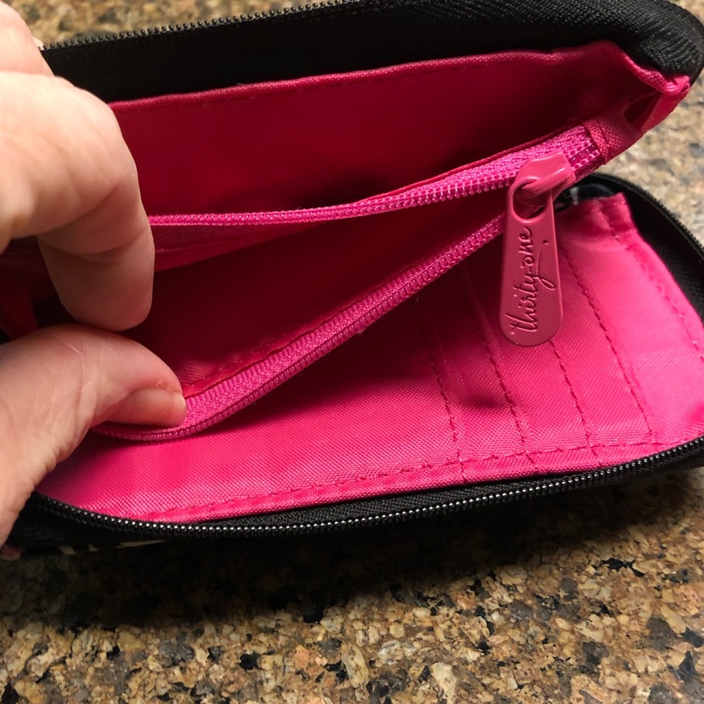 Thirty-one wristlet. - Picture 10 of 15